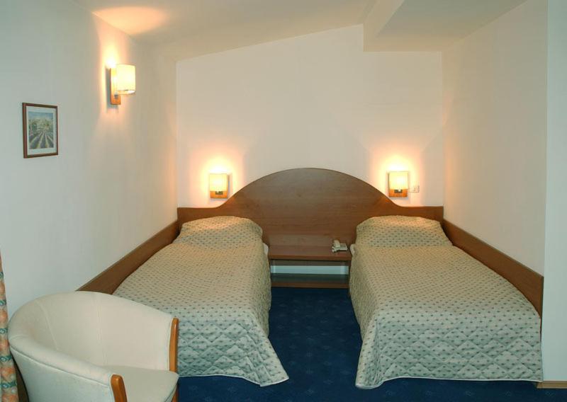 Hotel Irisa Bucarest Chambre photo