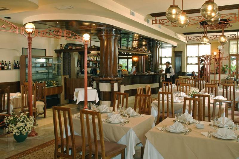 Hotel Irisa Bucarest Extérieur photo