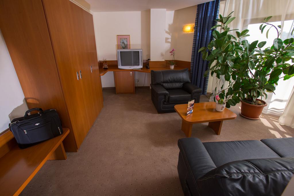 Hotel Irisa Bucarest Extérieur photo