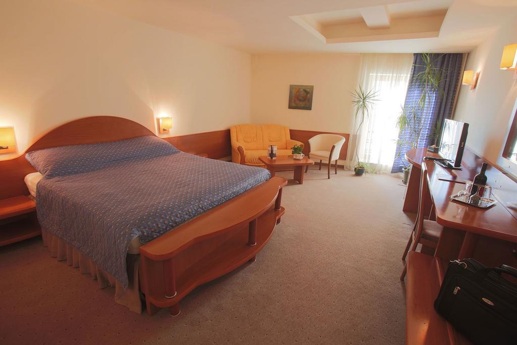 Hotel Irisa Bucarest Extérieur photo