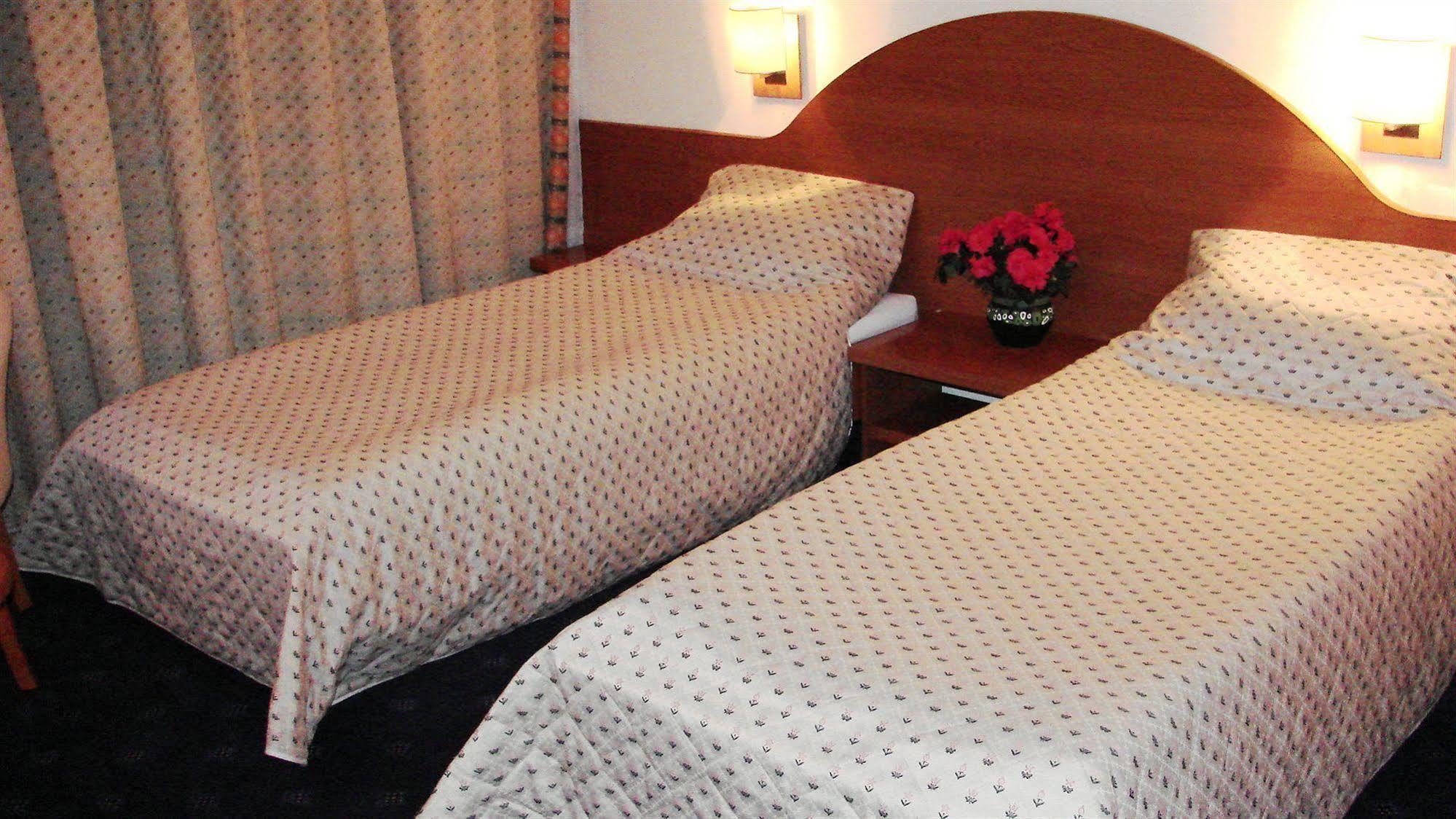 Hotel Irisa Bucarest Extérieur photo