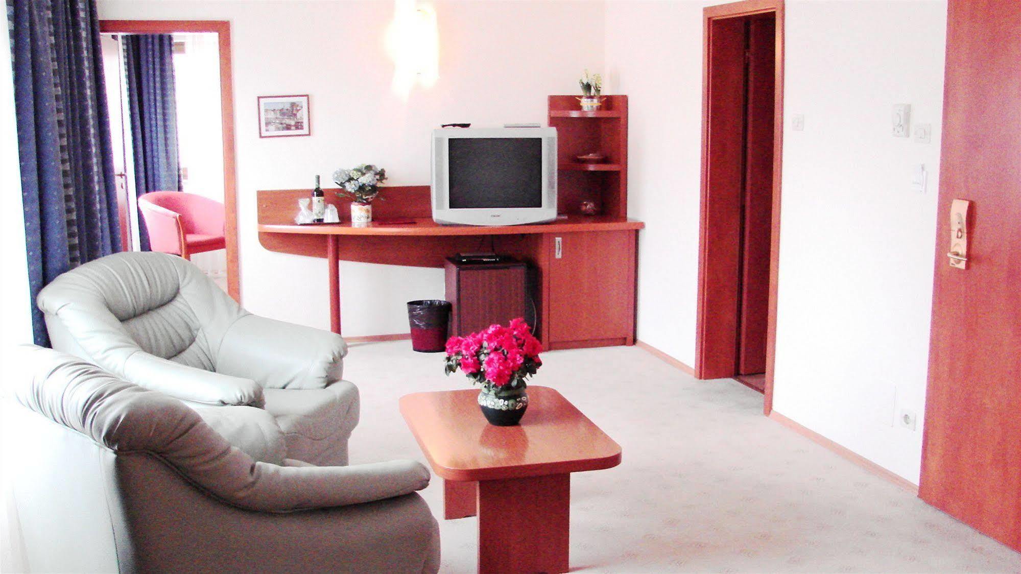 Hotel Irisa Bucarest Extérieur photo