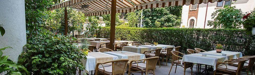 Hotel Irisa Bucarest Extérieur photo